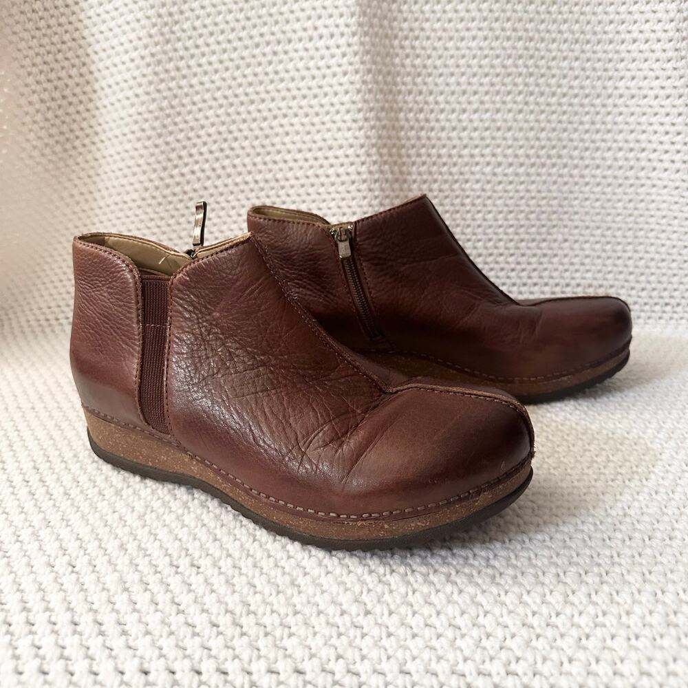 Dansko Makara Brown Waxy Milled Leather Low Wedge Ankle Boots 40